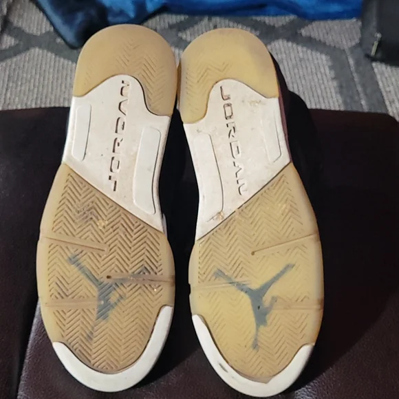 Black Jordan's - Picture 6 of 7